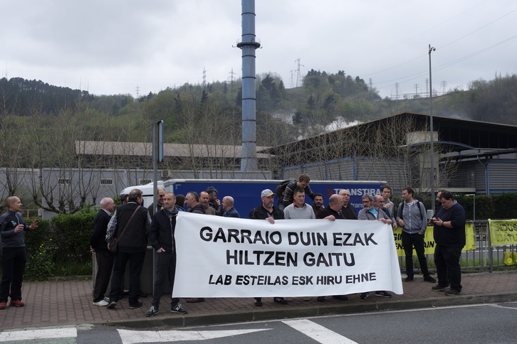 Imagen de archivo, ajena a la información, de una protesta sindical tras la muerte de un transportista en un accidente laboral. 