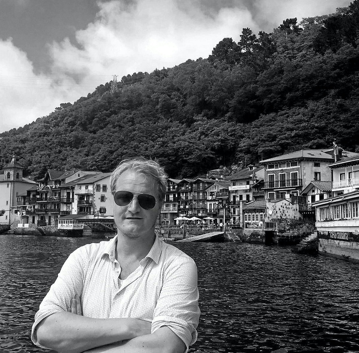 Gerard de Jong, hainbeste maite duen Donibane Pasaian. (De Jong Bilduma)