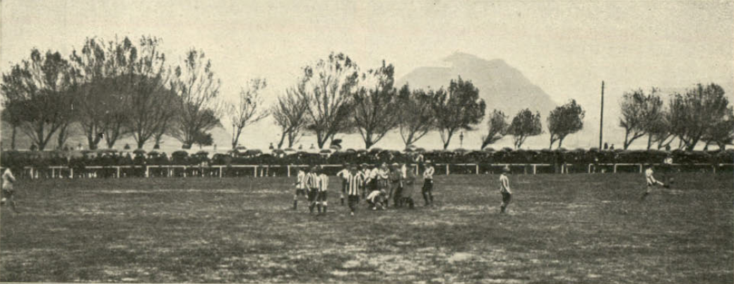 Partido del Athletic Club en Donostia en 1909 ante la Sociedad de Football de San Sebastián. (Archivo de la Diputación de Bizkaia) Partido del Athletic Club en Donostia en 1909 ante la Sociedad de Football de San Sebastián. (Archivo de la Diputación de Bizkaia)
