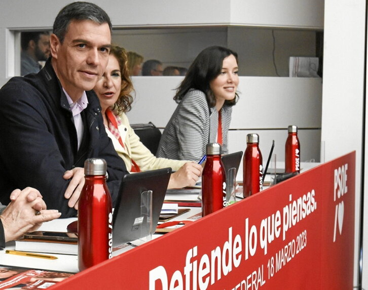 Pedro Sánchez, Maria Jesús Montero y Andres Fernández.
