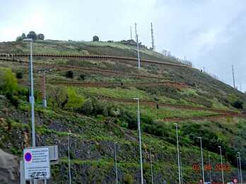 Pasarela en construcción en el monte Banderas.