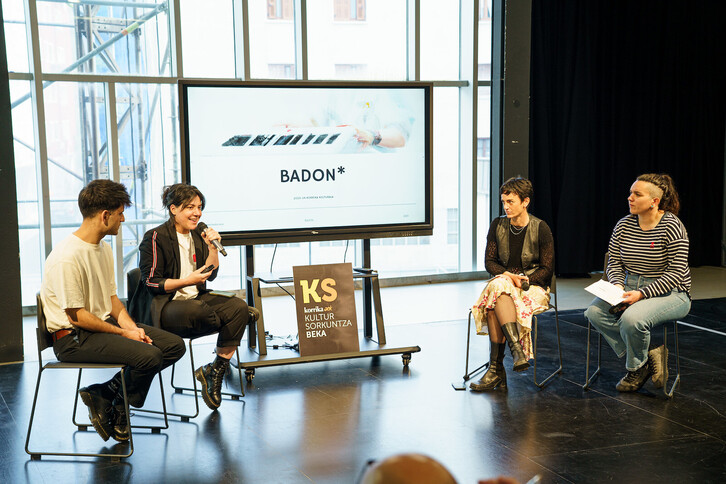 Xanti Agirrezabala, Ines Osinaga, Ane Abarrategi eta Ane Elordi, Azpeitian egin den aurkezpenean. 