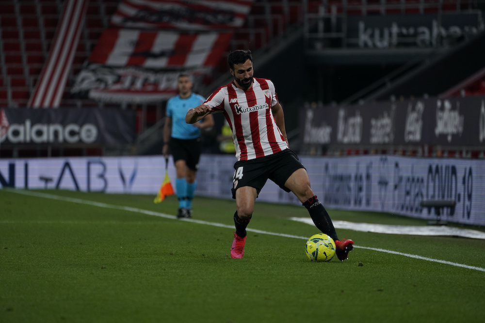 Balenziaga en un partido disputado hace un par de temporadas en San Mam&eacute;s. (Aritz LOIOLA / FOKU)