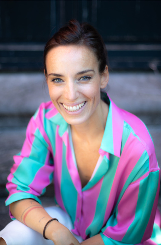 Judith Argomaniz, feliz, por cumplir diez años con la compañía Lasala.