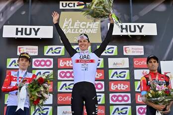 Mattias Skjelmose, Tadej Pogacar y Mikel Landa, en el podio de la Flecha Valona del miércoles.
