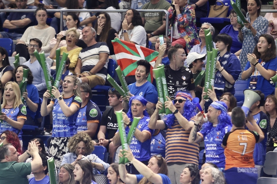 La afición de Bera Bera se ha hecho notar en el Martín Carpena de Málaga.