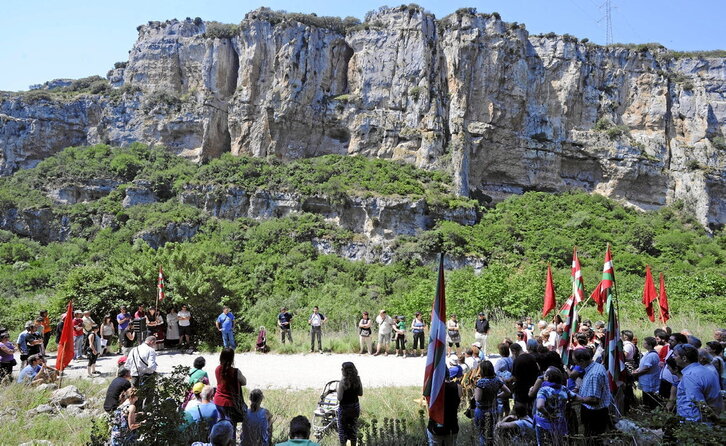 Irunberriko arroila ikusgarri eta beldurgarrian, Susana Arregi eta Jon Lizarralde oroitzeko ekitaldia, 2010. urtean.