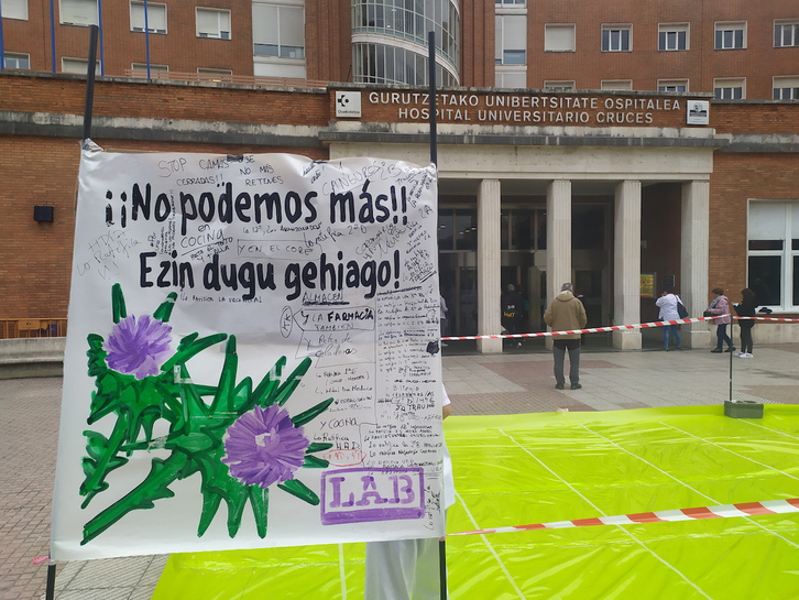 Acción de LAB ante el Hospital de Cruces.