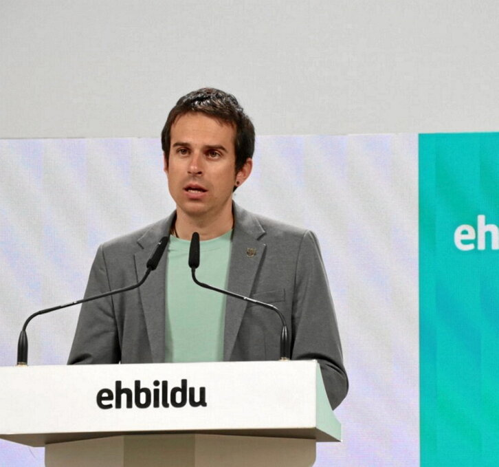 Pello Otxandiano, director de programas de EH Bildu, valoró el Proyecto de Ley.