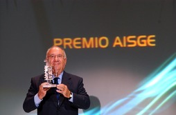 Alfredo Landak AISGE Saria jaso zuen 2003ko Zinemaldian, bere ibilbide osoarengatik
