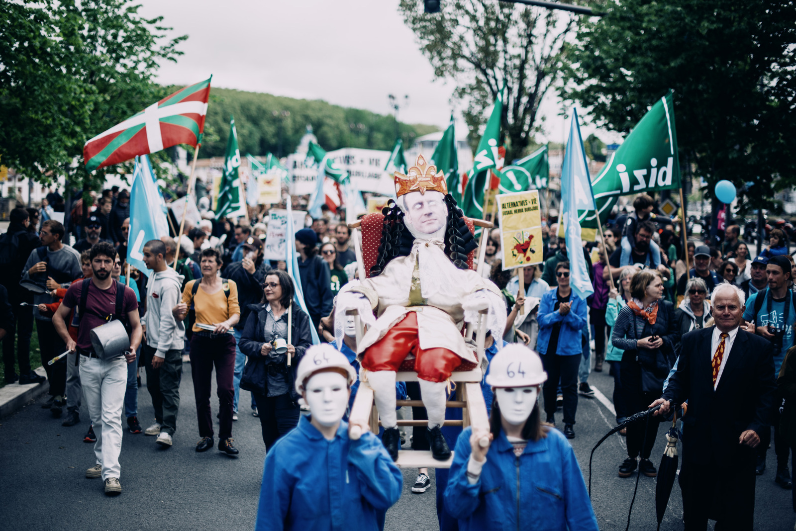 Bizi! eta Aldak deitu duten manifestazioaren irudia. (Guillaume FAUVEAU)