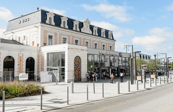 SNCF eta Euskotren konpainien geltokiak ardatz ditu Hendaiako eremu multimodalak.