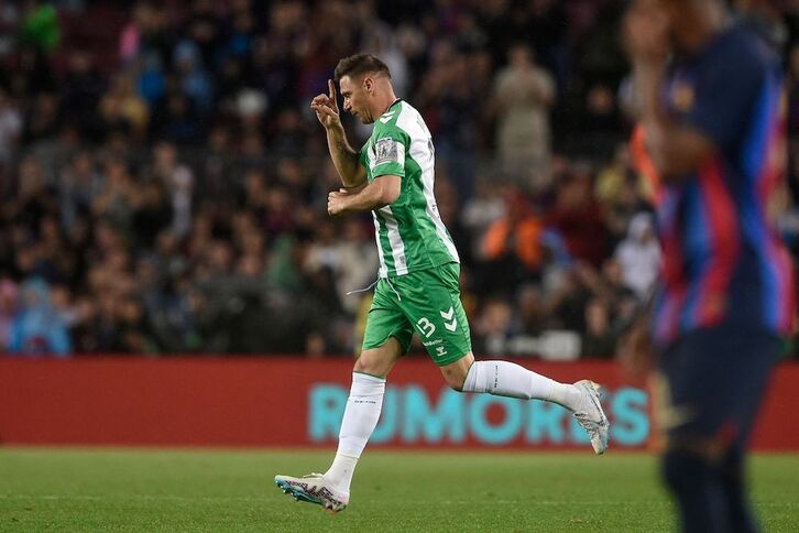 Joaquín sufrió un esguince de rodilla leve en el Camp Nou en la pasada jornada.