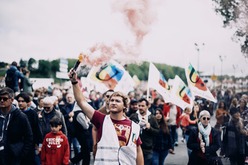 Barthélémy Mottay lors de la manifestation du 1er-Mai à Bayonne.