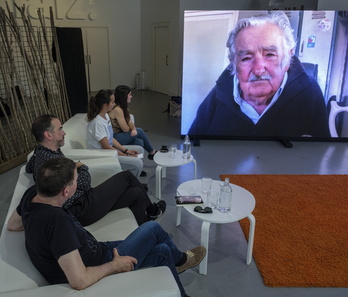 José Mujica ha conectado por videoconferencia en la presentación de «Semillas al viento»