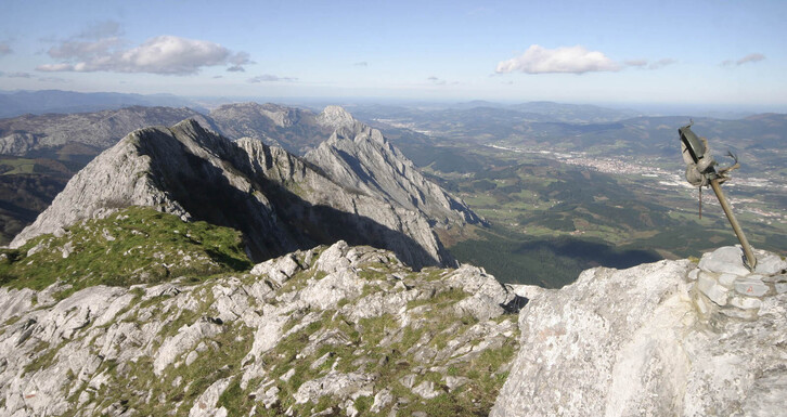 Pertsonaia mitologikoak eta kondairak saritutako ikerlan baten ardatz nagusiak dira.