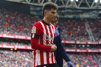 Jon Morcillo se rompió la clavícula en la accidentada derrota en San Mamés ante el Girona.