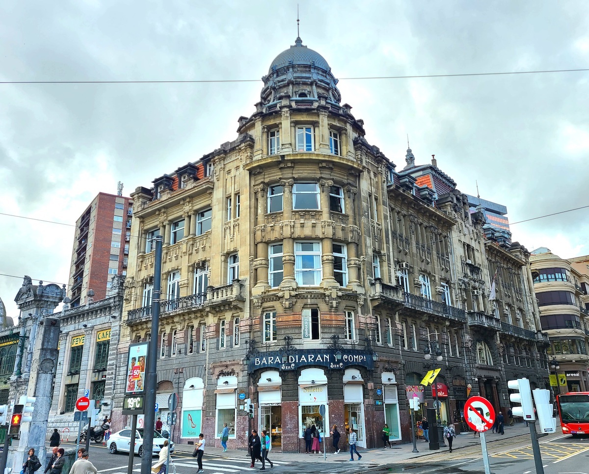 En la sede de la Sociedad Bilbaina se estableció la Consejería de Gobernación, dirigida por Telesforo Monzon. (A.R.)