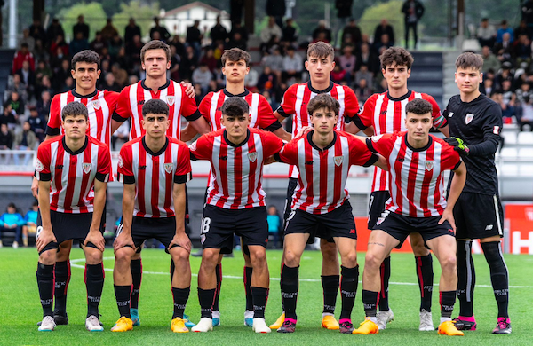 Once del juvenil del Athletic ante el Barcelona en Lezama. (@AthleticClub) Once del juvenil del Athletic ante el Barcelona en Lezama. (@AthleticClub)