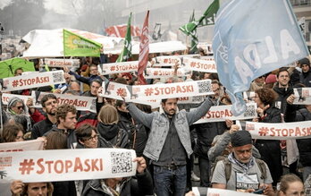 Herrian Bizi a réuni des milliers de personnes pour le droit au logement.  P.  BELTZAIZ