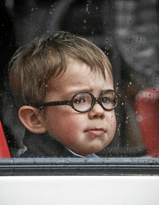 Zergatik ez ote ditugu neska-mutikoen buruak bakarrik bidaltzen eskolara?