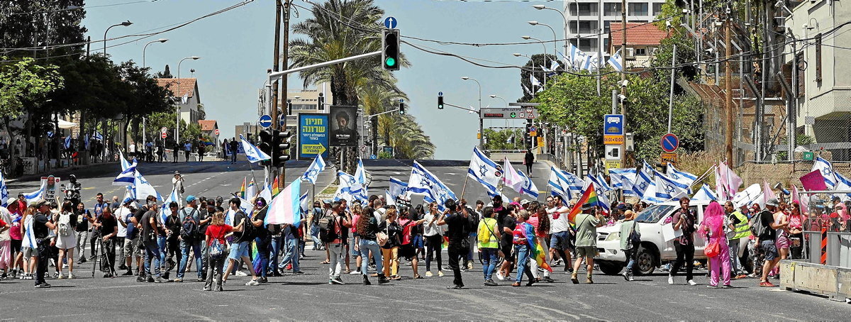Netanyahuren erreforma nazionalaren aurkako protesta Tel Aviven. (Ahmad GHARABL/AFP)