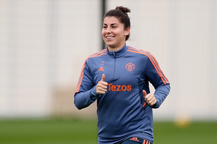 Lucía García durante un entrenamiento con el Manchester United.