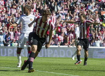 Fernando Llorente 2012-2013 denboraldian Athleticekin sartutako gola ospatzen, Mallorcaren aurkako partidan. 