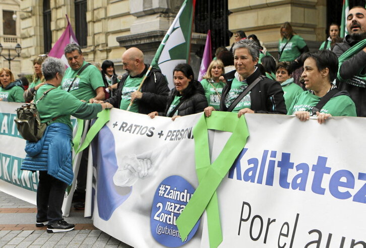 Concentración de ELA frente a Diputación.