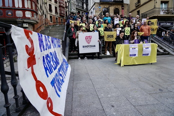 Comparecencia en la que han dado a conocer la iniciativa para frenar la proliferación de pisos turísticos.