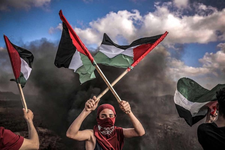 Banderas palestinas durante una protesta en la frontera entre Gaza e Israel.