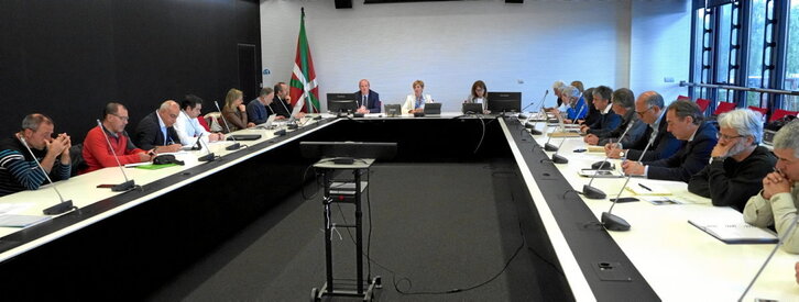 Reunión celebrada este viernes en la sede de Lakuaa.