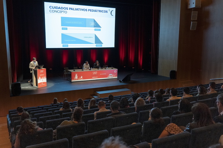 La reunión anual de la Sociedad Española de Neurología Pediátrica abordó en Iruñea los cuidados paliativos en menores.