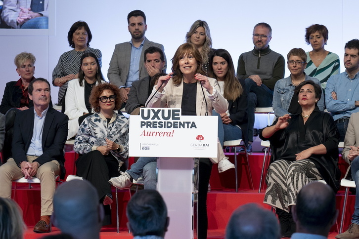 Uxue Barkos, en el transcurso de su intervención en el mitin de Baluarte.