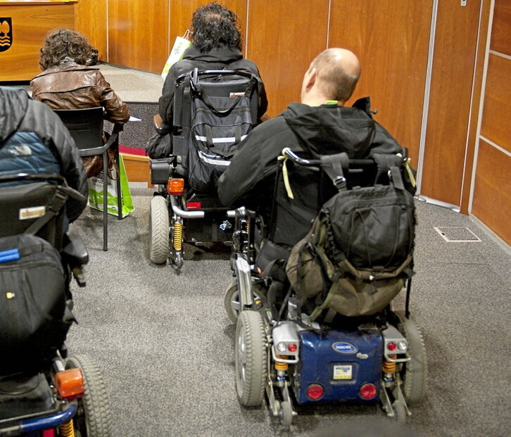 Elkartu preguntó a 34 ayuntamientos.