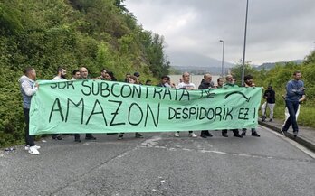 Movilización de repartidores de Amazon en Gipuzkoa en defensa de sus empleos.