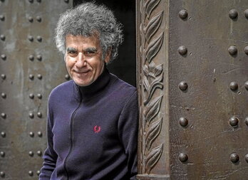 Niko Vazquezek ibilbide luzea osatu du grafista modura eta beti izan du bidaide teknologia.