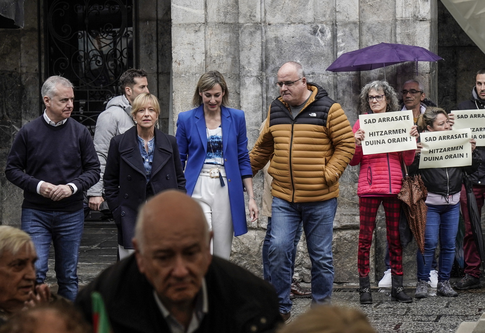 El lehendakari Iñigo Urkullu, junto a la candidata jeltzale en Gipuzkoa, Eider Mendoza, en un acto en Arrasate. (Marisol RAMIREZ/FOKU) El lehendakari Iñigo Urkullu, junto a la candidata jeltzale en Gipuzkoa, Eider Mendoza, en un acto en Arrasate. (Marisol RAMIREZ/FOKU)