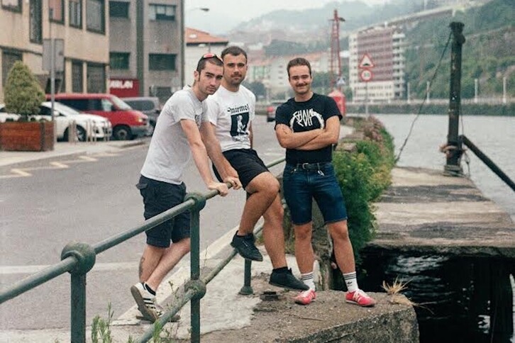 Diskoaren aurkezpen biran jendea gogotsu izan da Tatxersen kontzertuetan.