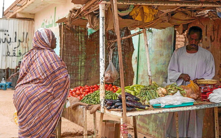 Sudán, en la imagen un mercado de Jartum, se suma a la lista de países con mayor riesgo de sufrir inseguridad alimentaria.