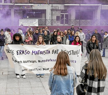 Imagen de archivo de una concentración en Bilbo contra la violencia machista.