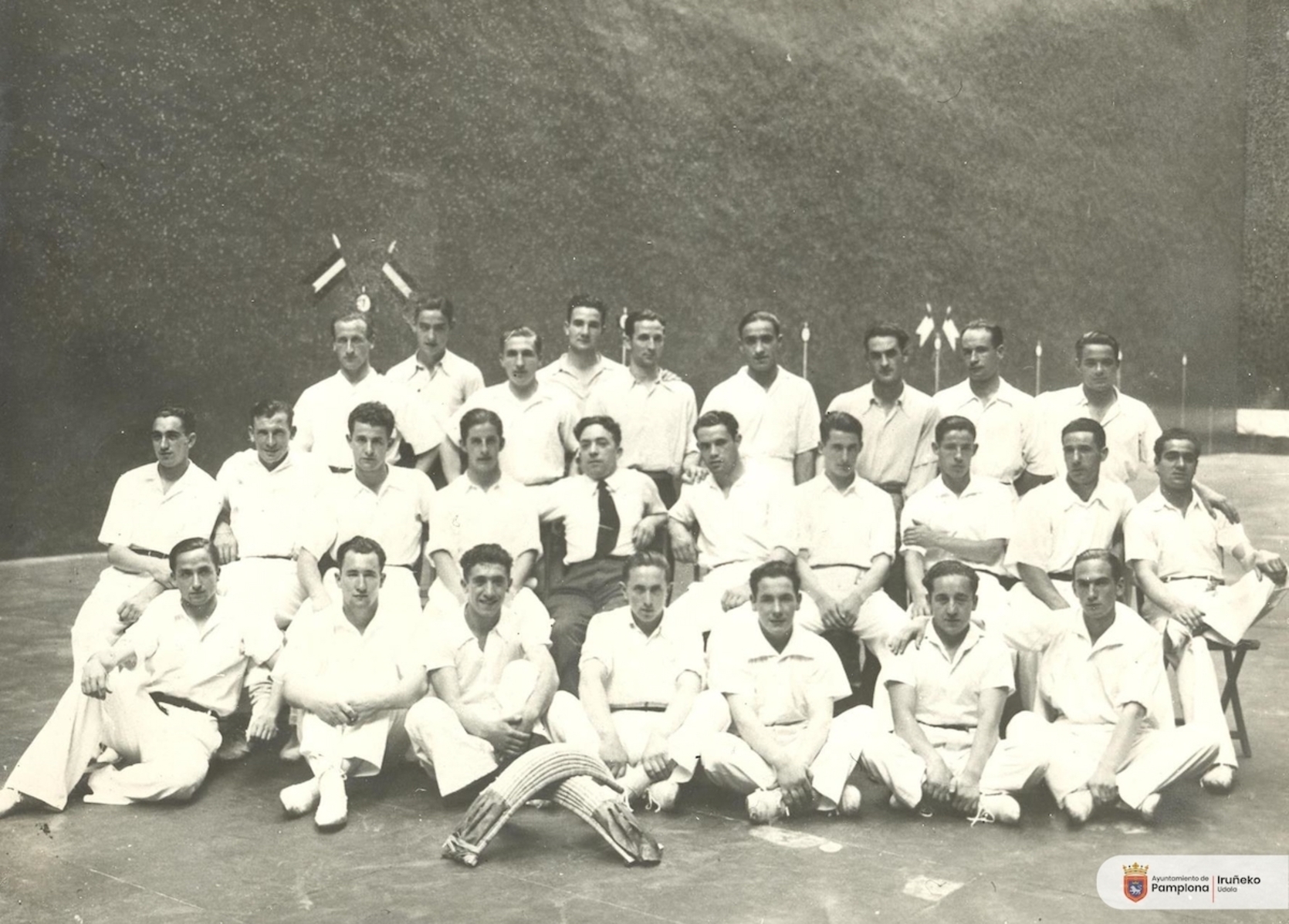 Cuadro de pelotaris del frontón Euskal Jai (1936).