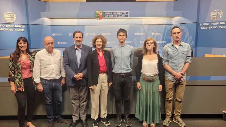 Lakua, CCOO eta UGTko ordezkariak bildu dira astelehen honetan.