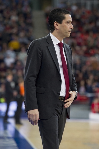 Ioannis Sfairopoulos, en una de sus visitas al Buesa Arena con Olympiacos.