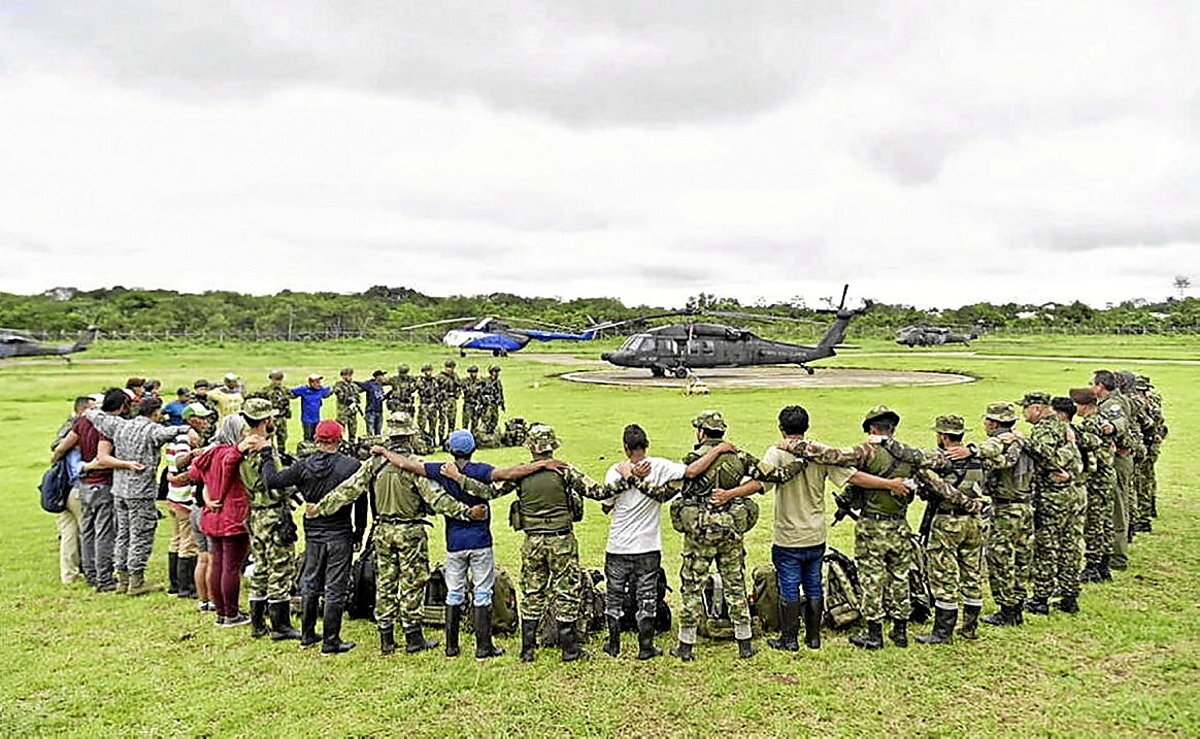 Militarrez eta indigenez osatutako bilaketa taldea (Paulo LOPES / EUROPA PRESS)