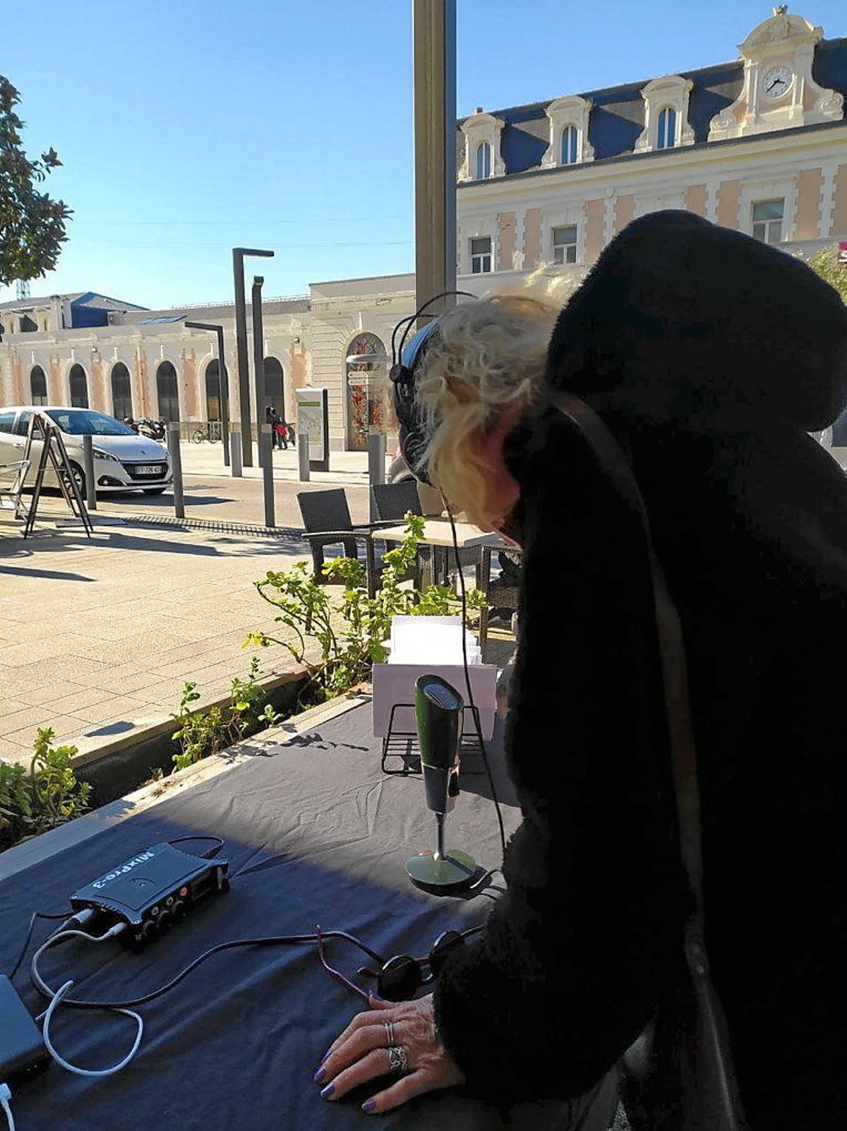 Hendaiako geltokiko Casa Jose tabernako terrazan egindako grabaketa saioa (OSTEMPO NUNA)