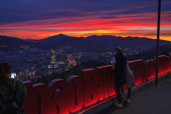 Espectacular panorámica, desde Artxanda, del área metropolitana de Bilbo, la más afectada por la pérdida de población en las últimas décadas.