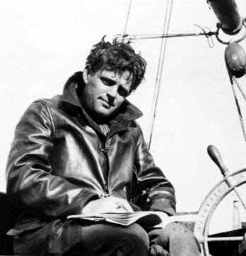 El aventurero, periodista y escritor estadounidense Jack London.