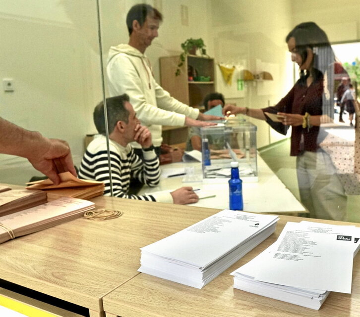 Imagen de un colegio electoral en Iruñea, el pasado 28 de mayo.