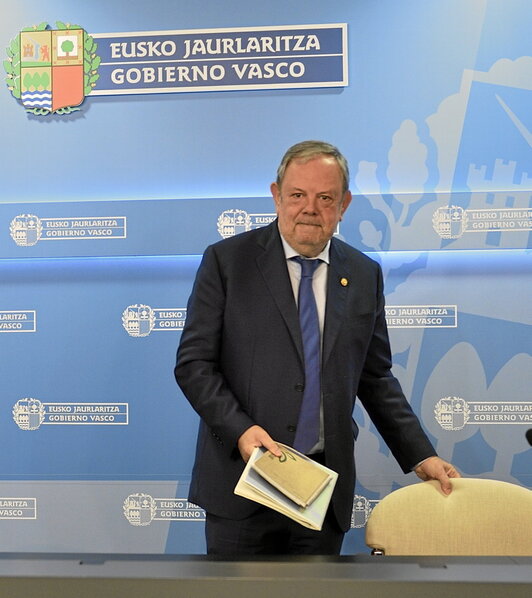 El consejero Pedro Azpiazu presentó las directrices presupuestarias para 2024.